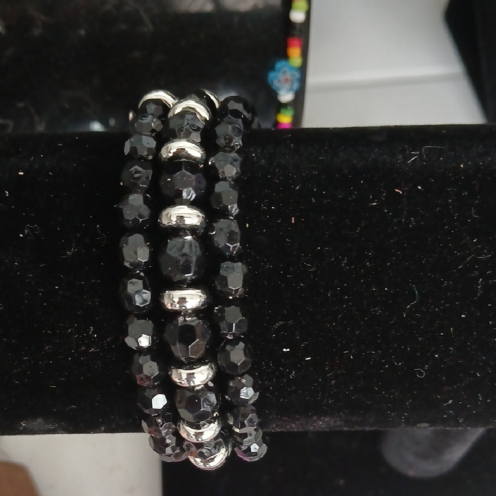 Elegant Black Beaded Bracelet